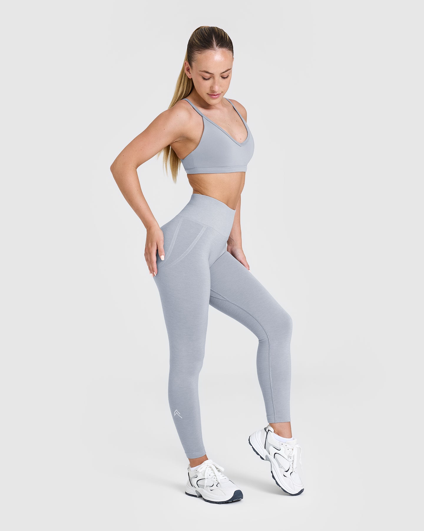 Effortless Seamless Leggings with White Logo | Metal Grey