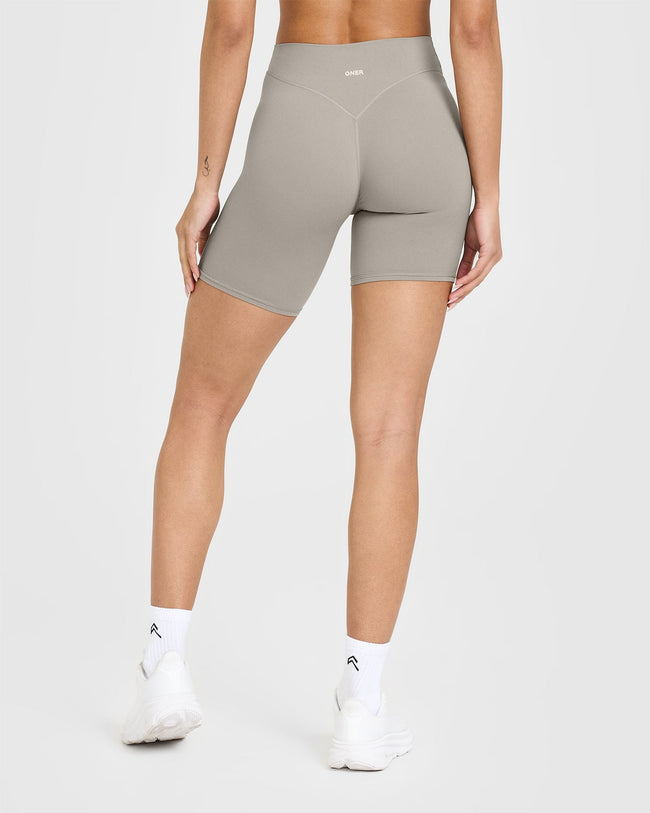 SoftMotion™ Cycling Shorts 8" | Warm Sand