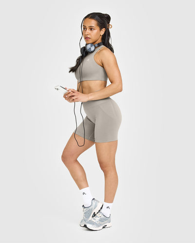 EasyLift™ High Neck Sports Bra | Warm Sand