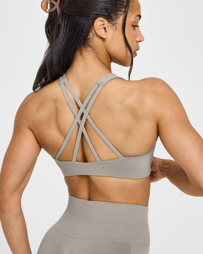 EasyLift™ High Neck Sports Bra | Warm Sand
