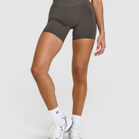 Effortless Seamless Shorts with White Logo | Deep Taupe