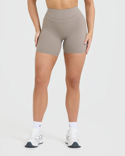 Unified High Waisted Shorts 6" | Minky