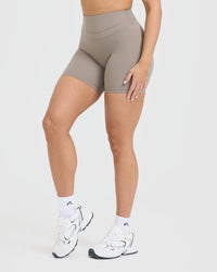 Unified High Waisted Shorts 6" | Minky