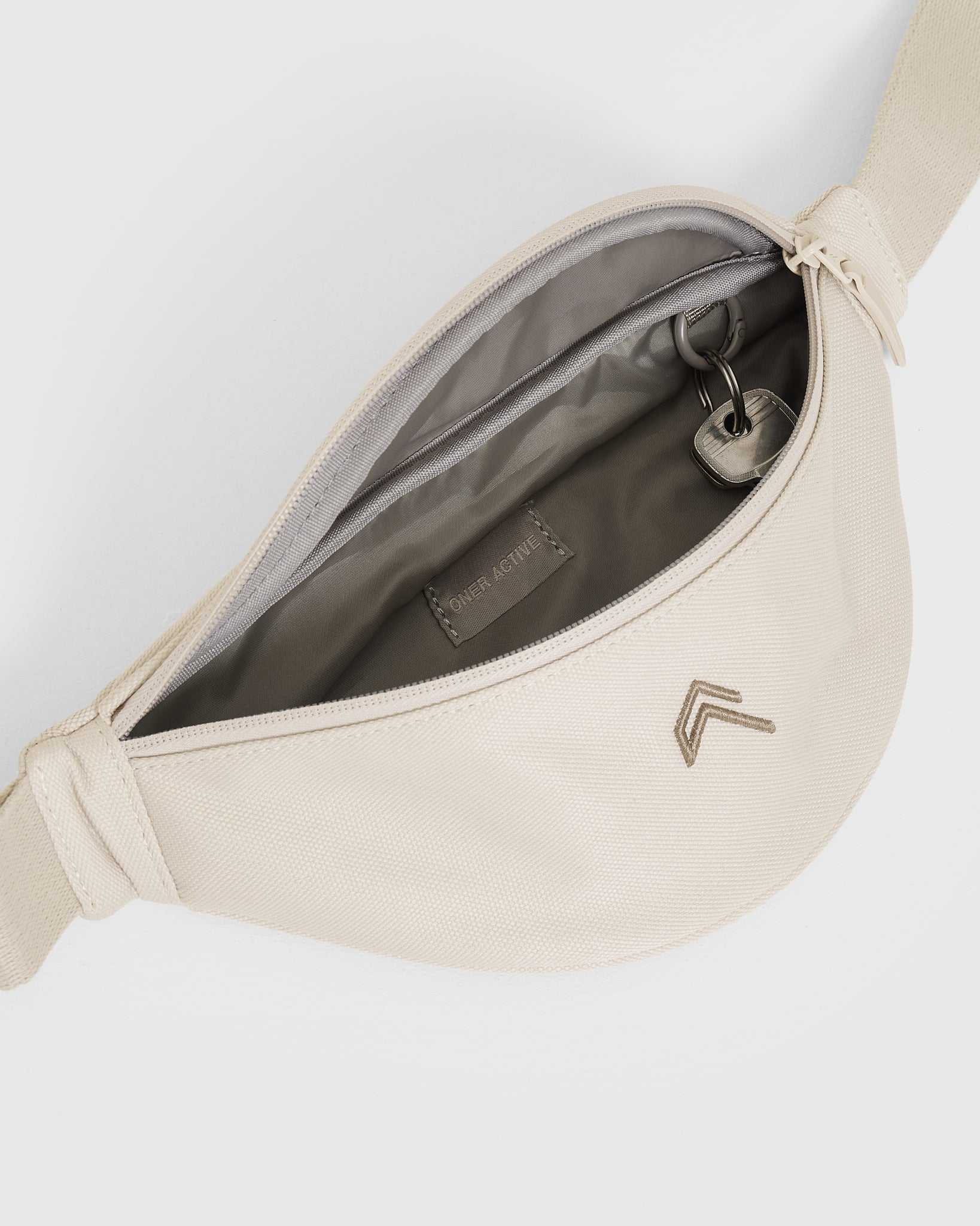 Classic Canvas Bumbag | Washed Sand