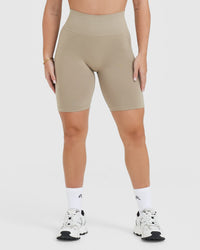Effortless Seamless Cycling Shorts with White Logo | Washed Sandstone
