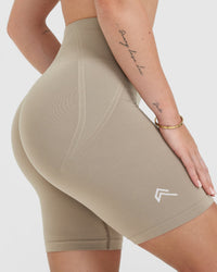 Effortless Seamless Cycling Shorts with White Logo | Washed Sandstone
