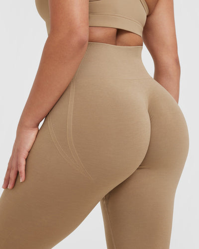 Effortless Seamless Leggings with White Logo | Dune Brown