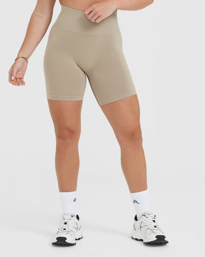 Effortless Seamless Shorts with White Logo | Washed Sandstone