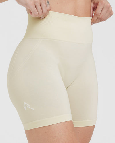 Effortless Seamless Shorts | Vanilla