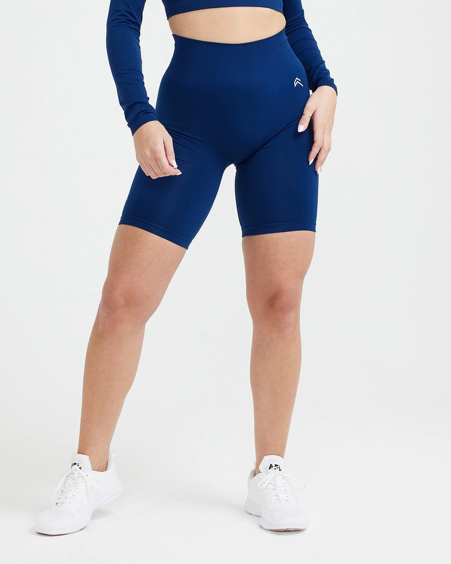 Effortless Seamless Cycling Shorts with White Logo | Midnight