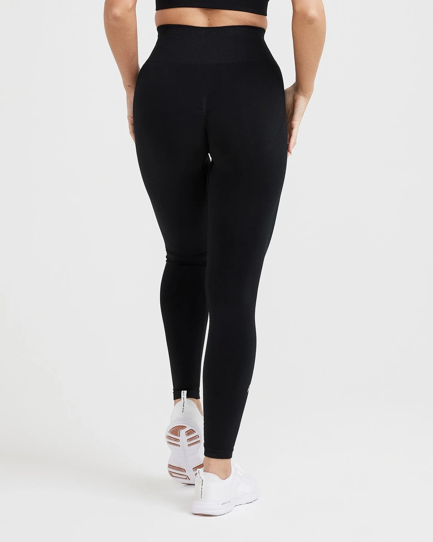 Effortless Seamless Leggings with White Logo | Black
