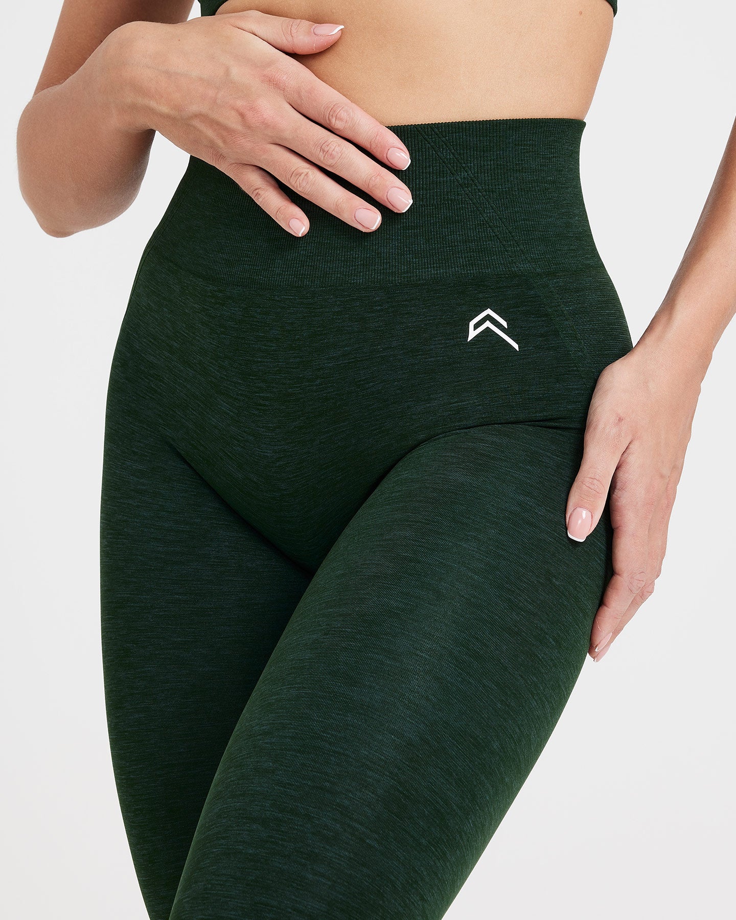Effortless Seamless Leggings with White Logo | Evergreen