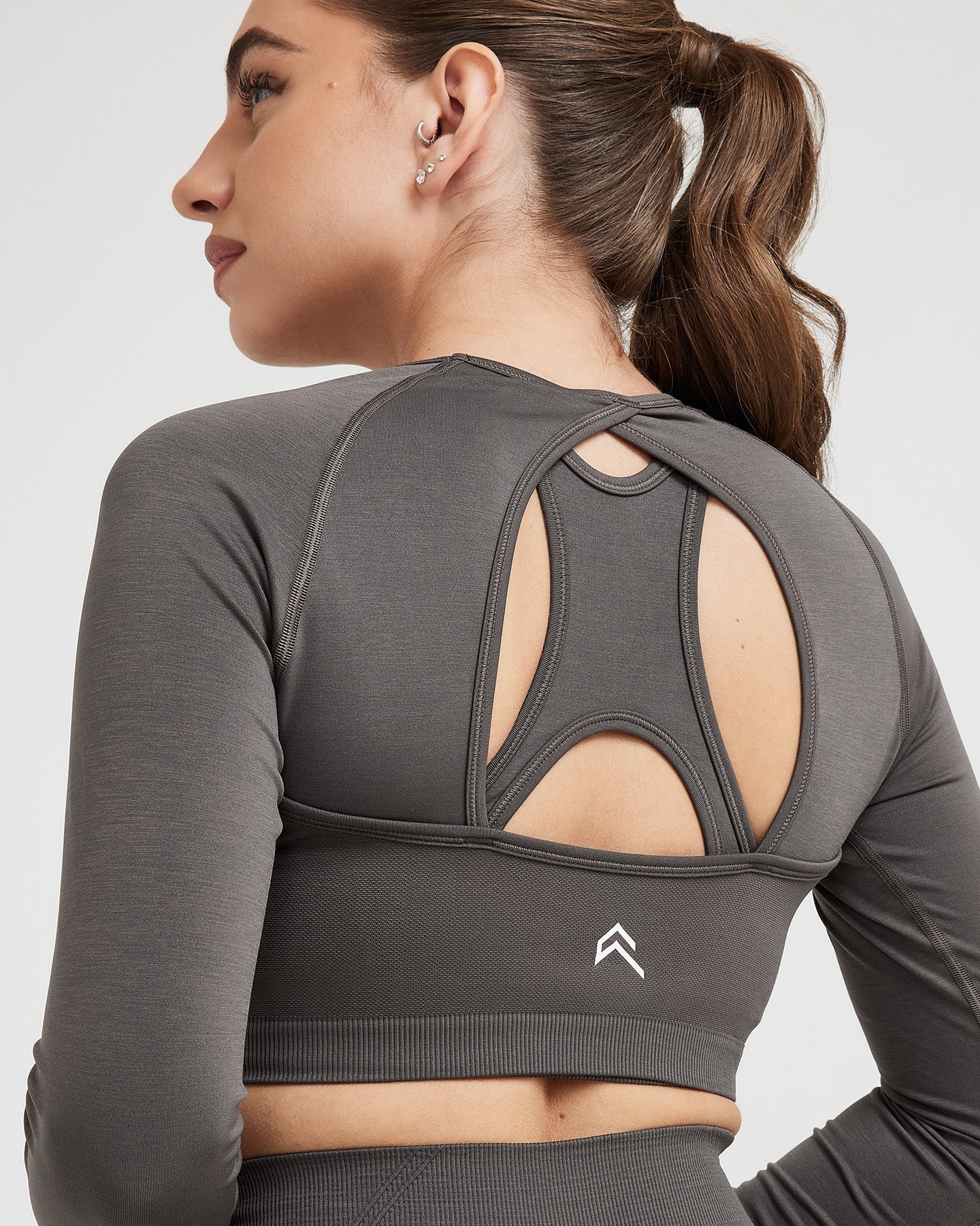 Effortless Seamless Long Sleeve Crop Top with White Logo | Deep Taupe