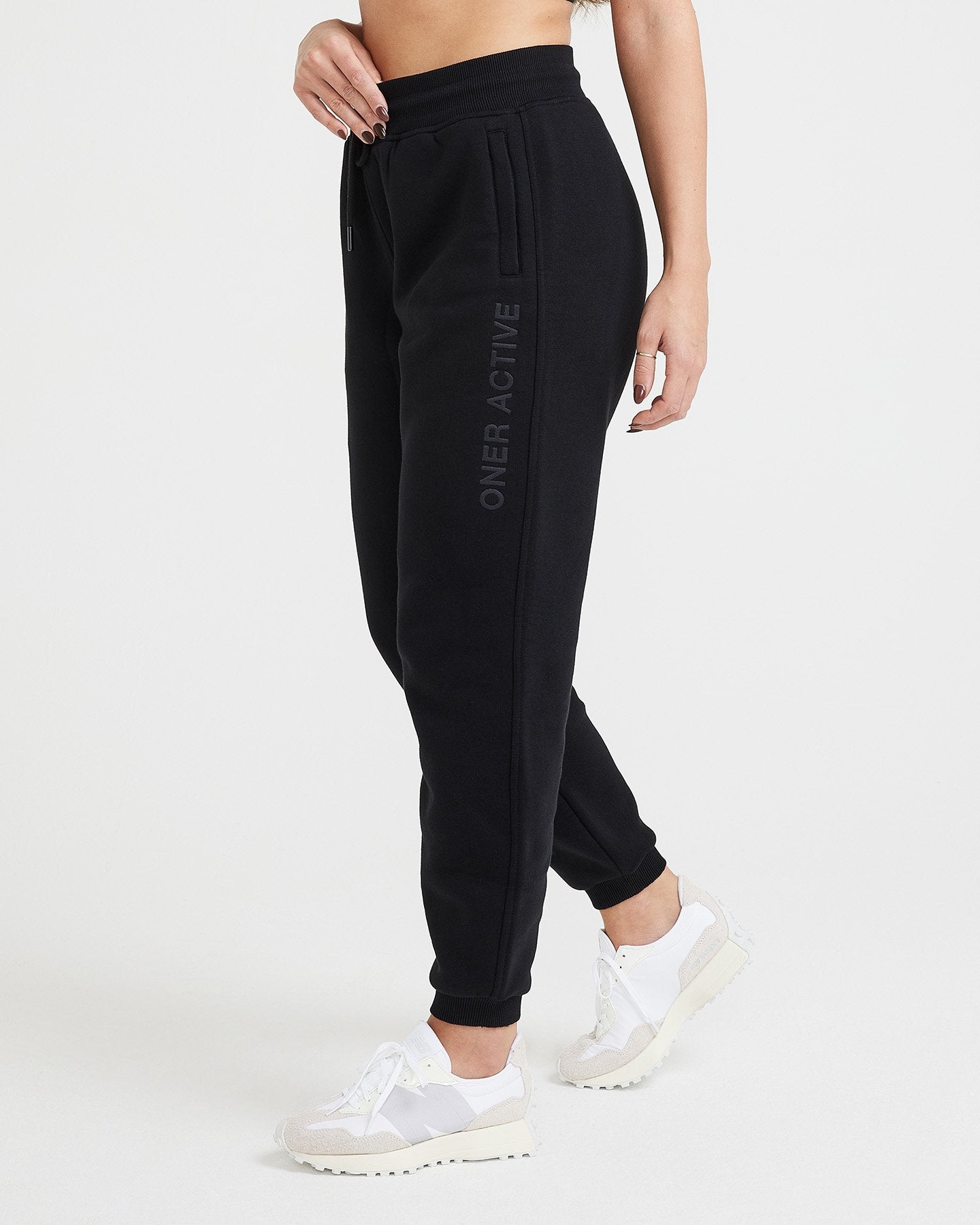 Classic Lounge Joggers | Black