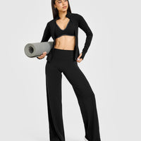 SoftMotion™ Contrast Scoop Back Bralette with White Logo | Black