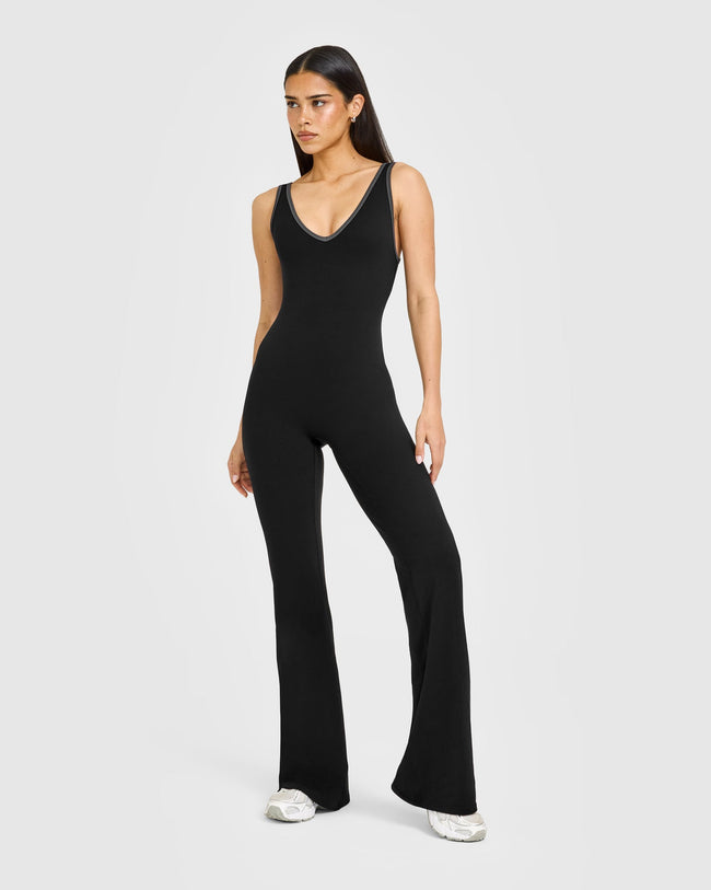 SoftMotion™ Contrast Scoop Back Flared All in One with White Logo | Black