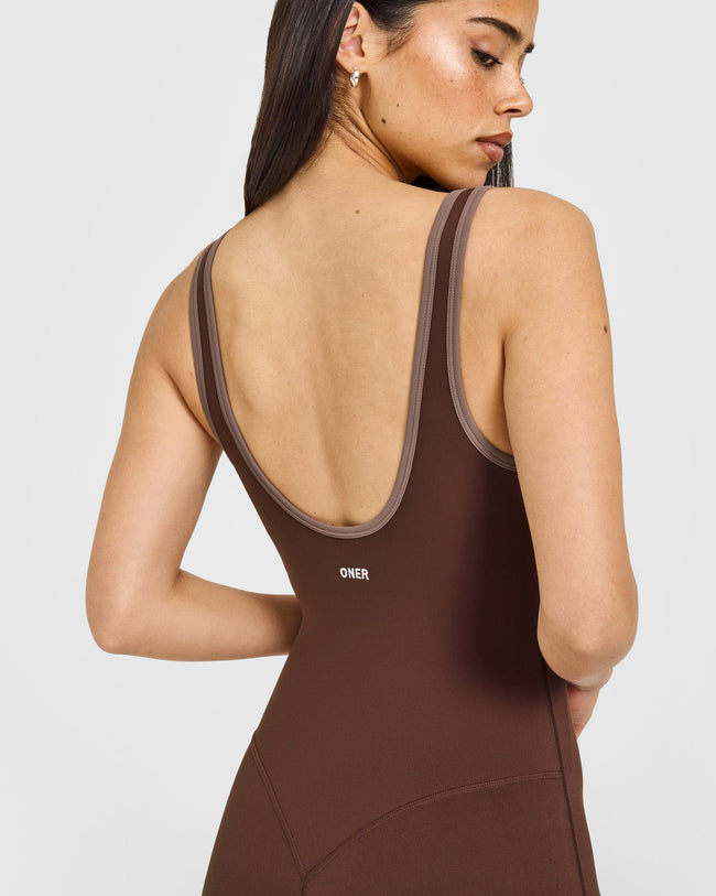 SoftMotion™ Contrast Scoop Back Flared All in One with White Logo | Espresso Brown