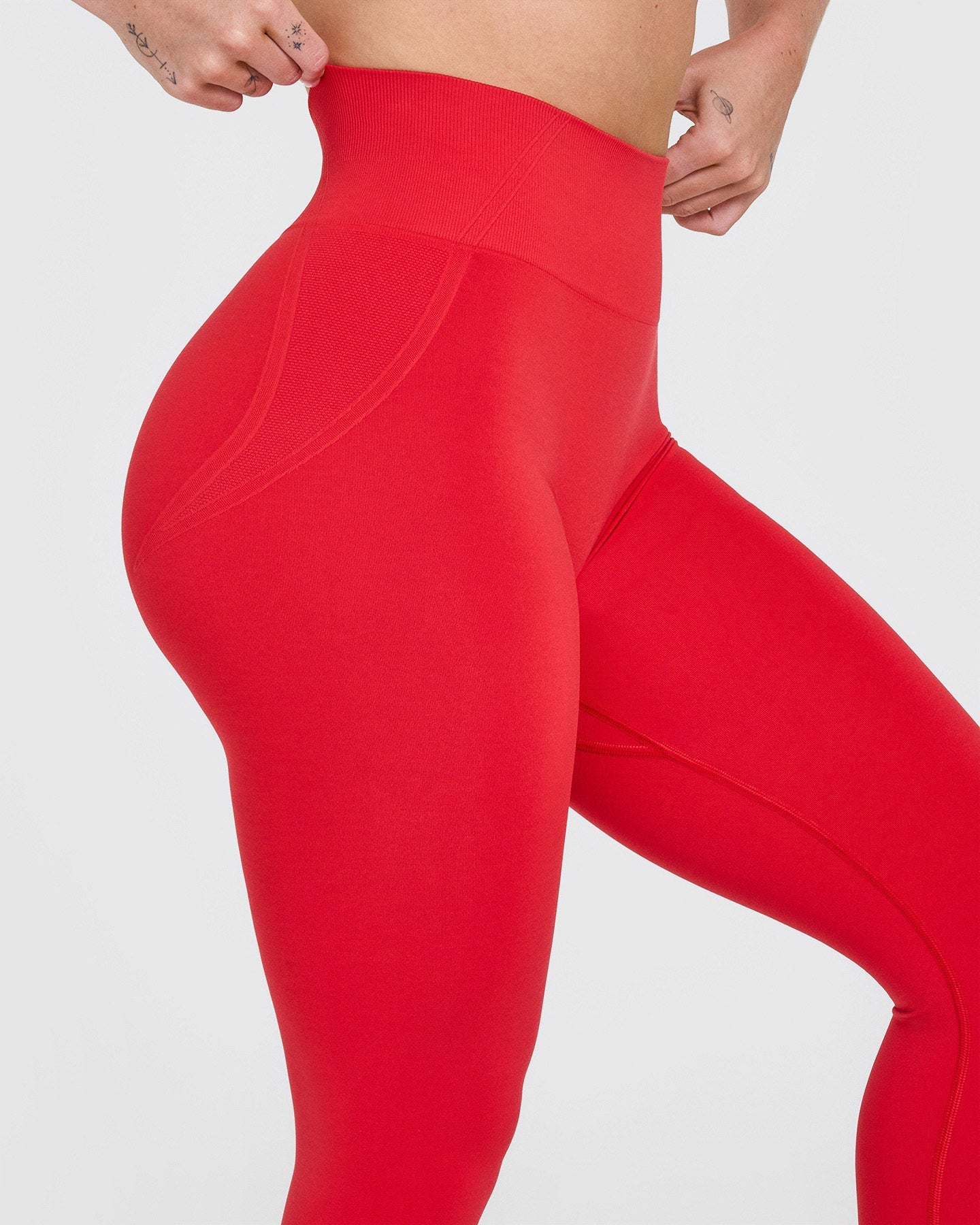 EffortlessLift™ Seamless Leggings with White Logo | Muscle Mommy Red