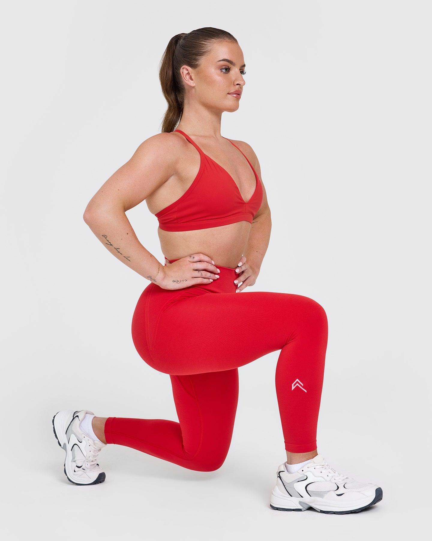 EffortlessLift™ Seamless Leggings with White Logo | Muscle Mommy Red