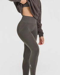 EffortlessLift™ Seamless Leggings with White Logo | Deep Taupe