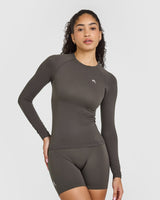 Go To Seamless Fitted Long Sleeve Top | Deep Taupe