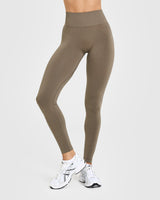 Effortless Seamless Leggings with White Logo | Moss Brown