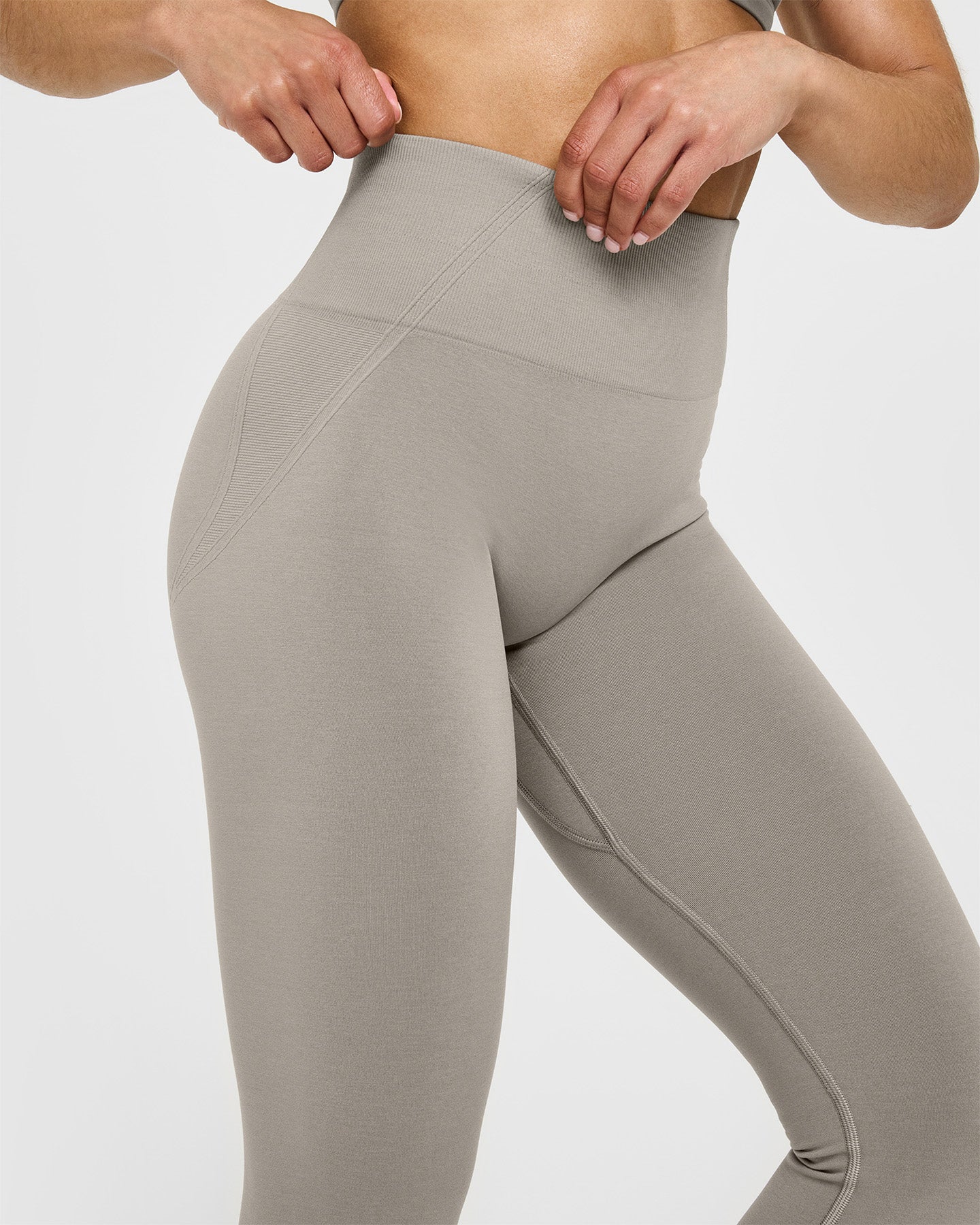 EffortlessLift™ Seamless Leggings with White Logo | Warm Sand