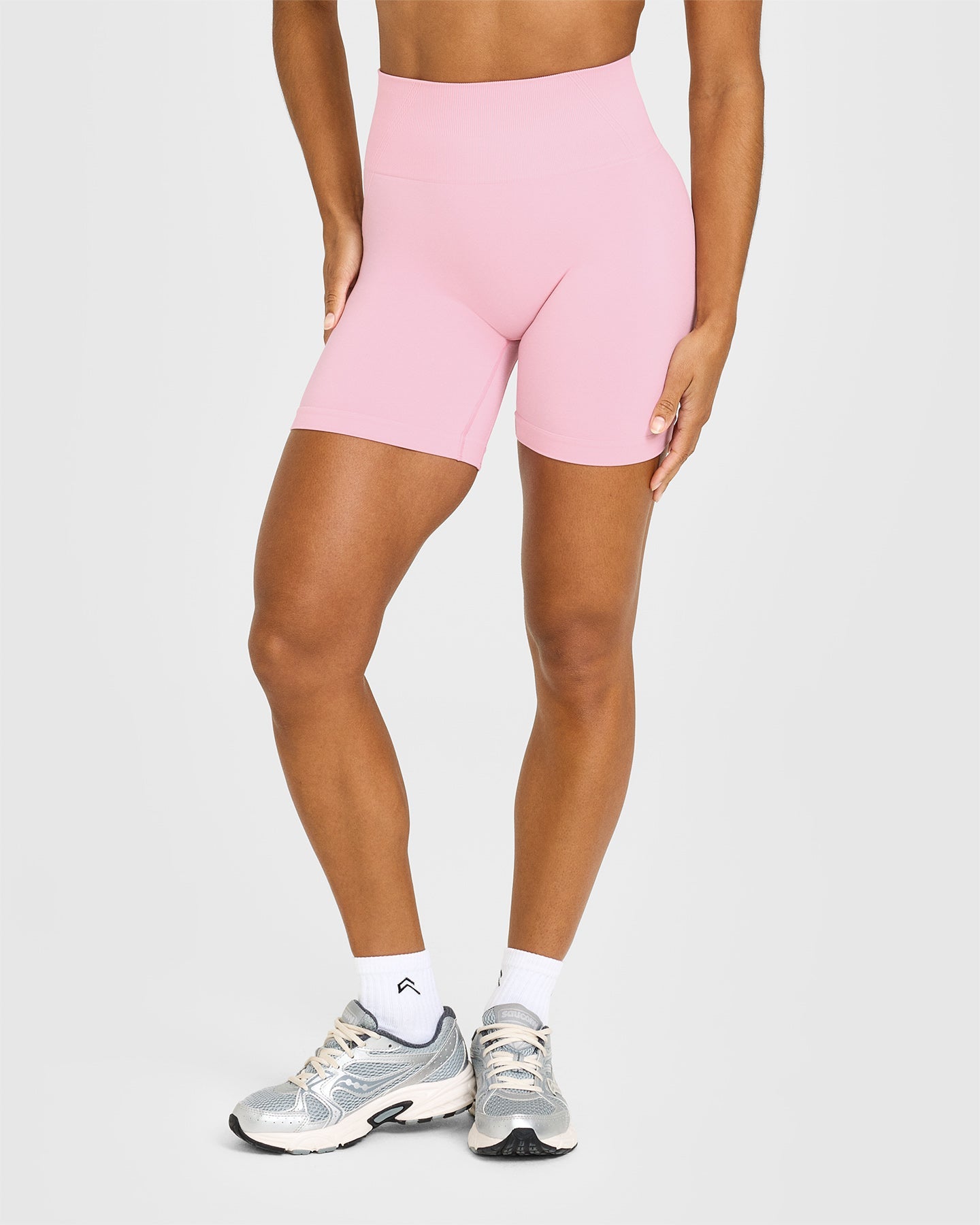 EffortlessLift™ Seamless Shorts with White Logo | Petal Pink