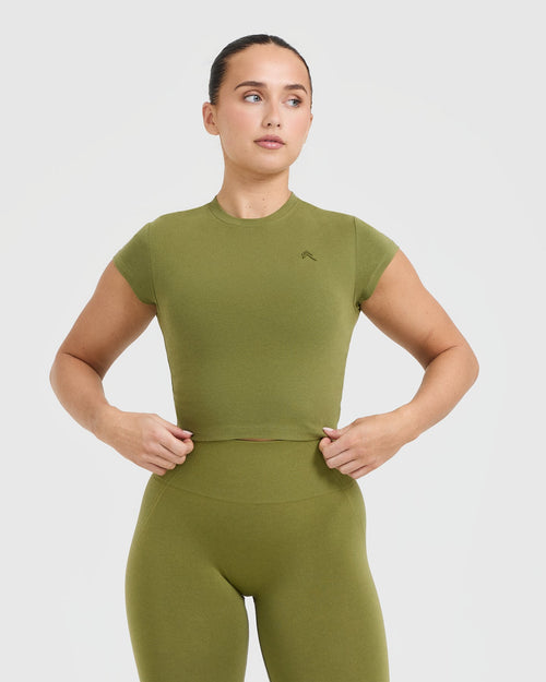 OLIVE SEAMLESS ACTIVE WEAR SET – HAUTE BY TAI´SHEREE