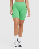 EffortlessLift™ Seamless Cycling Shorts with White Logo | Jade