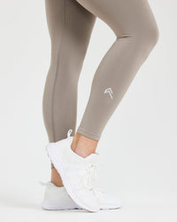 EffortlessLift™ Seamless Leggings with White Logo | Minky