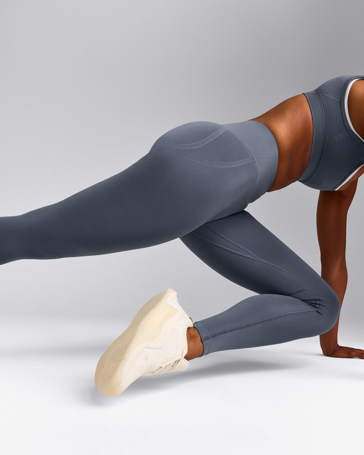 EffortlessLift™ Seamless Leggings with Grey Logo | Light Granite Blue