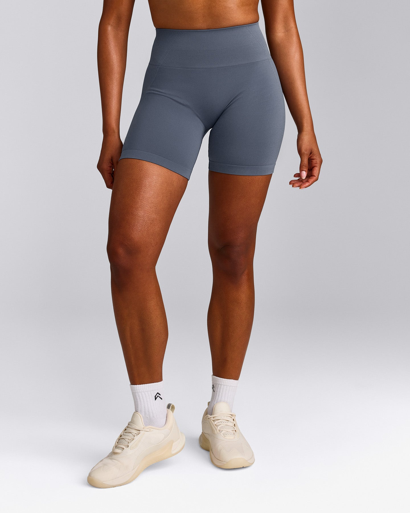 EffortlessLift™ Seamless Shorts with Grey Logo | Light Granite Blue
