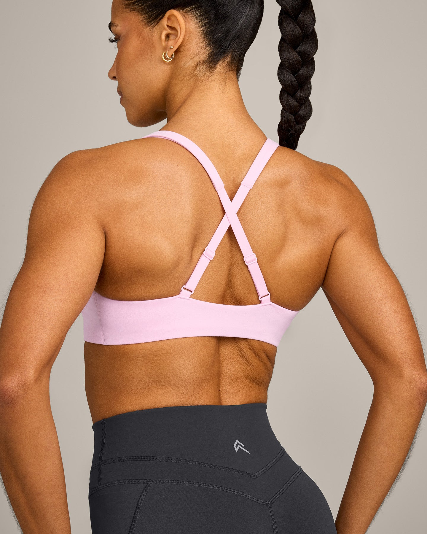 EasyLift™ Cross Back Sports Bra with Grey Logo | Chalk Pink