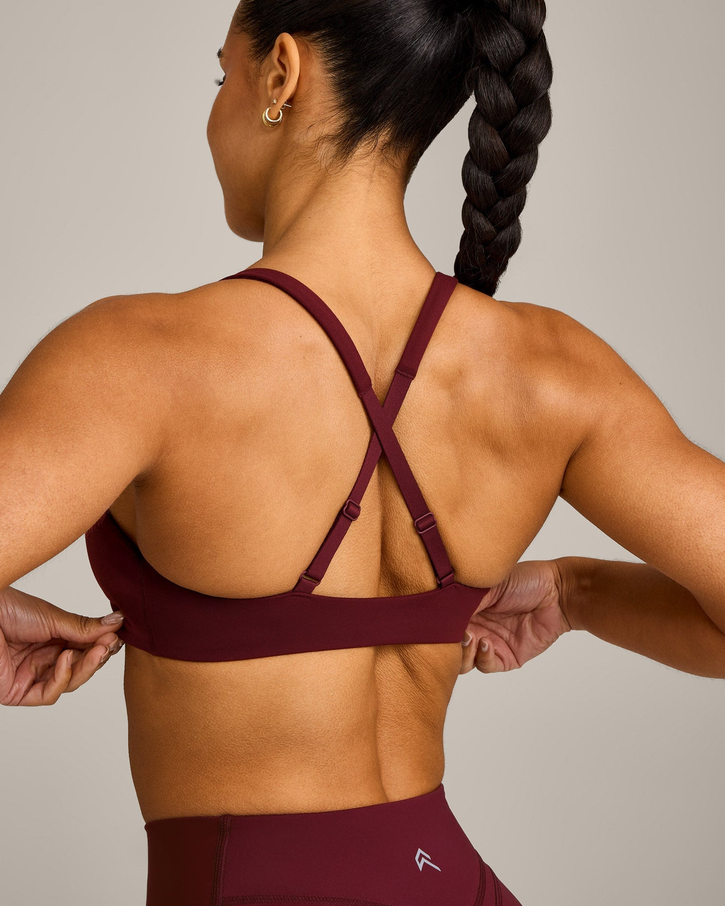 EasyLift™ Cross Back Sports Bra with Grey Logo | Rosewood