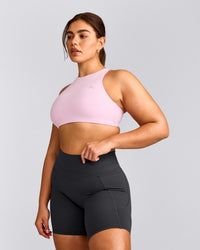 EasyLift™ High Neck Sports Bra with Grey Logo | Chalk Pink