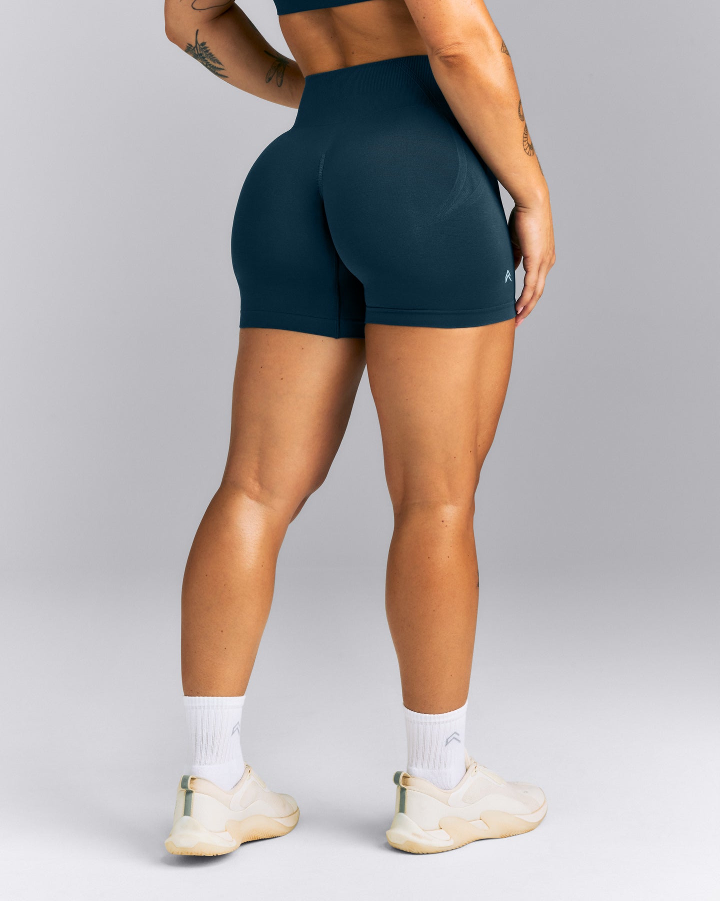 EffortlessLift™ Seamless Mid Rise Shorts | Oil Blue