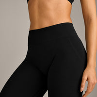 EffortlessLift™ Seamless Mid Rise Leggings with Grey Logo | Black