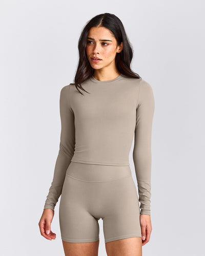 SoftMotion™ Long Sleeve Mid Top with White Logo | Warm Sand