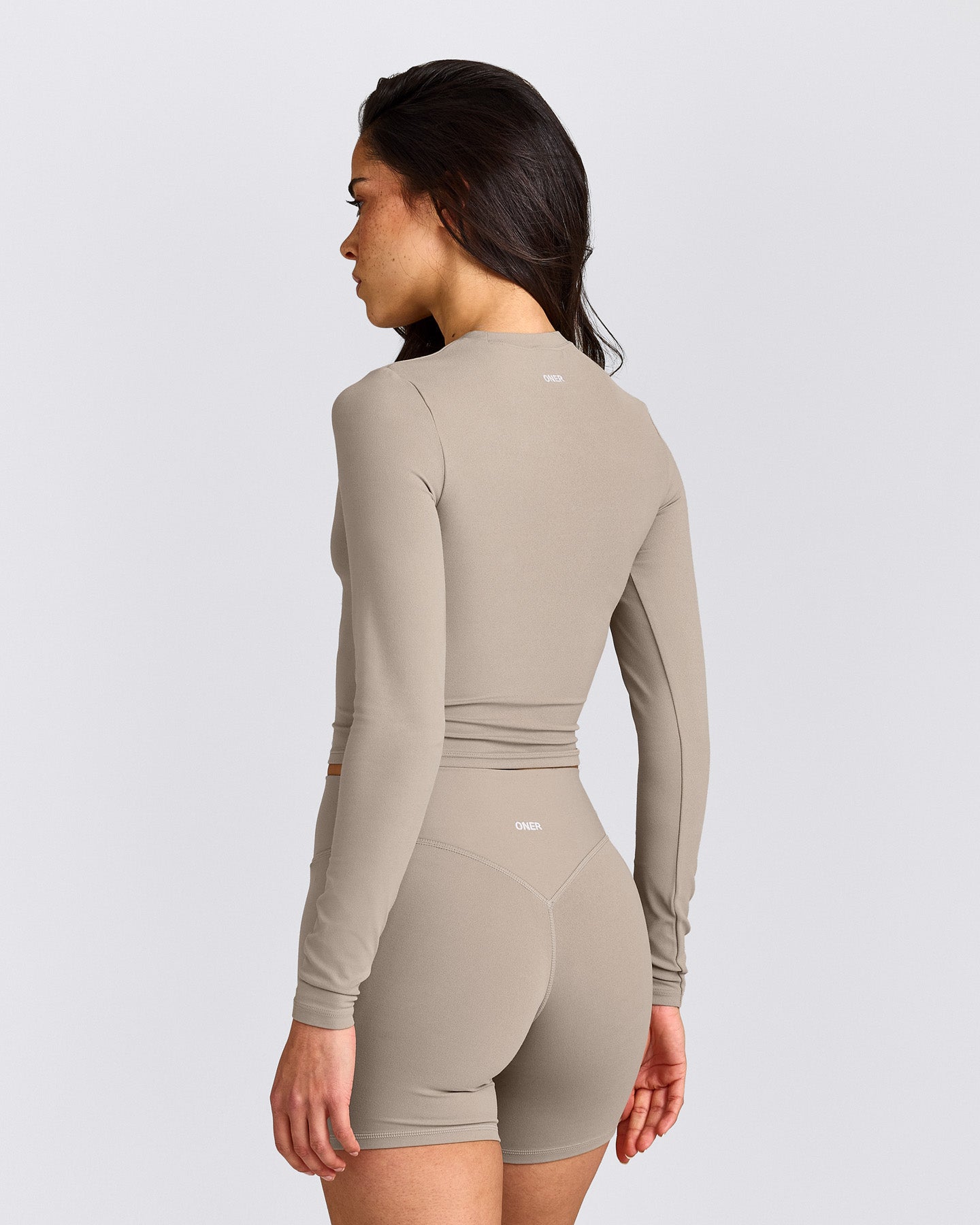 SoftMotion™ Long Sleeve Mid Top with White Logo | Warm Sand