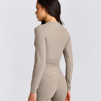 SoftMotion™ Long Sleeve Mid Top with White Logo | Warm Sand