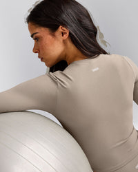 SoftMotion™ Long Sleeve Mid Top with White Logo | Warm Sand