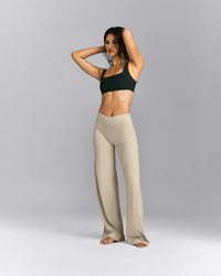SoftMotion™ Soft Square Neck Sports Bra | Emerald Noir