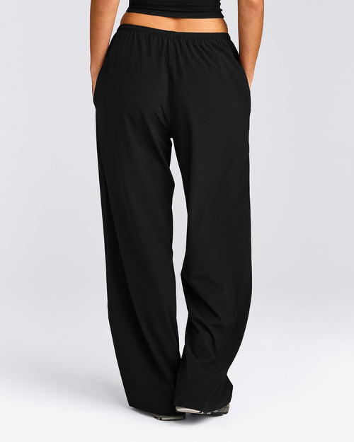 AirMove™ Wide Leg Pants | Black