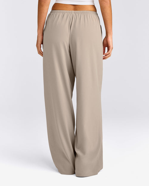 AirMove™ Wide Leg Pants | Warm Sand