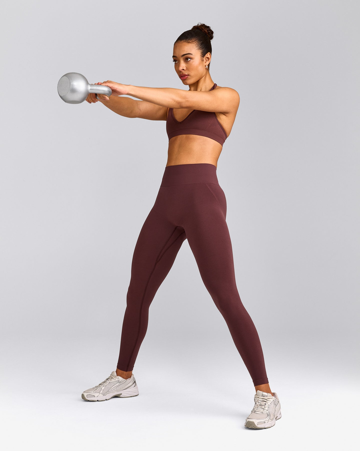 EffortlessLift™ Seamless Leggings with Gray Logo | Velvet Mocha