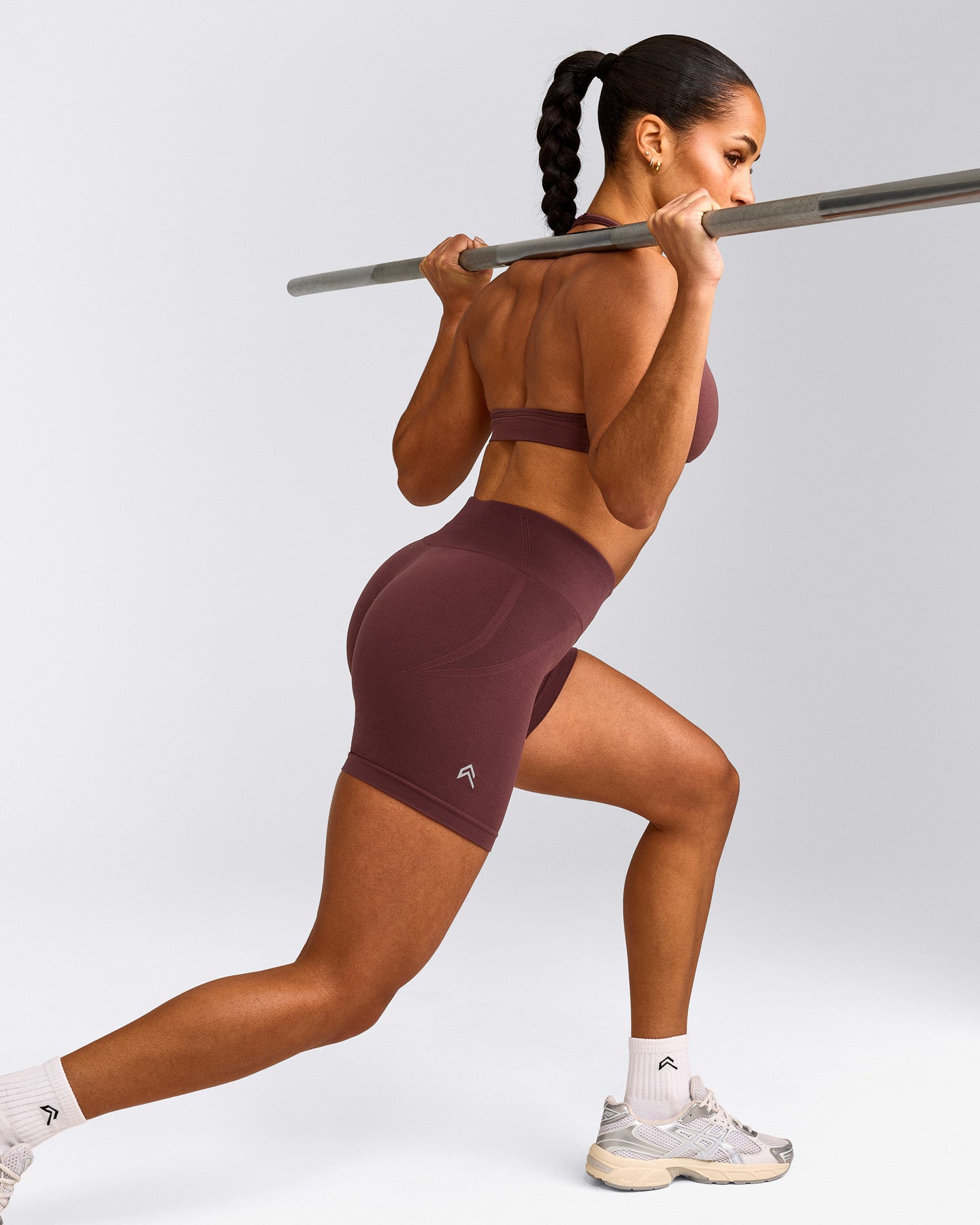 EffortlessLift™ Seamless Mid Rise Shorts with Grey Logo | Velvet Mocha