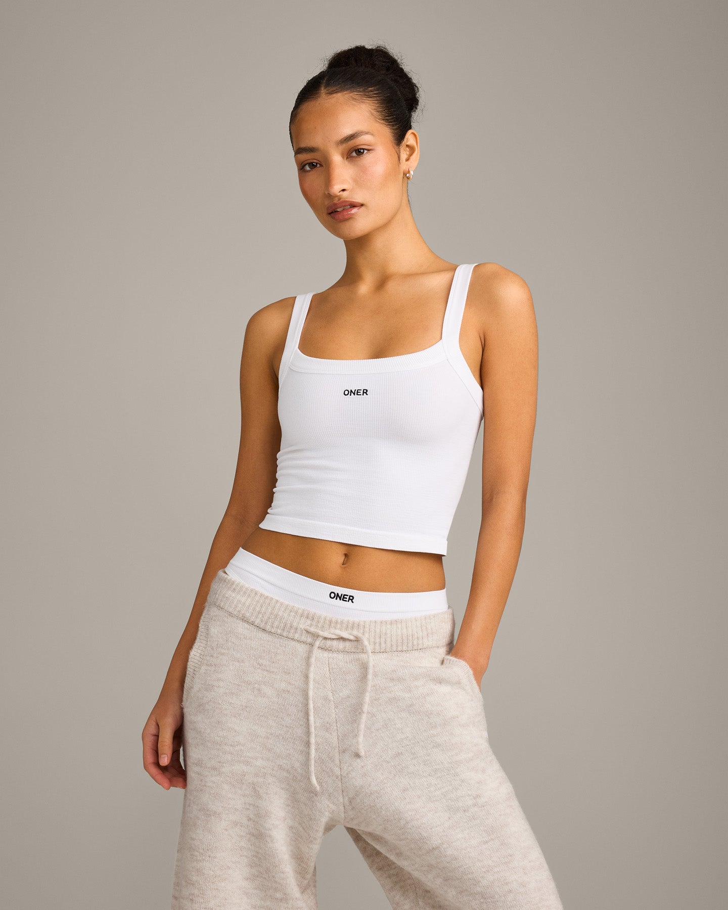 Seamless Scoop Neck Vest | White
