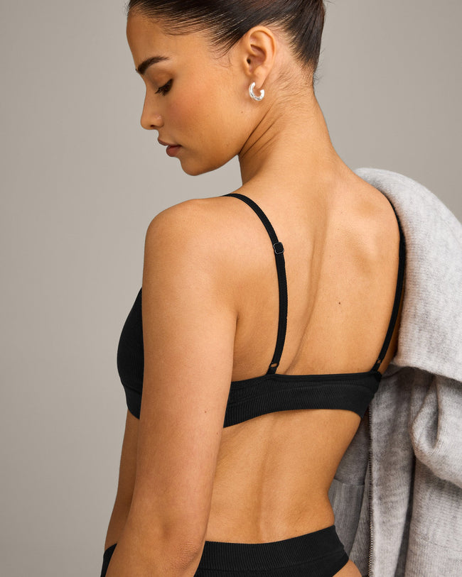 Seamless Strappy Bralette | Black