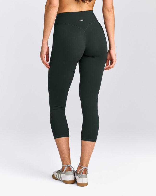 SoftMotion™ 3/4 Length Leggings with Gray Logo | Emerald Noir
